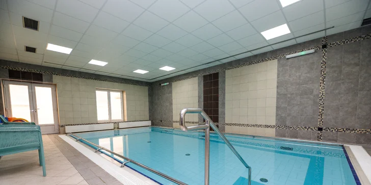 Pobyt vo Františkových Lázňach: bazén a sauna, procedúry alebo masáž a polpenzia