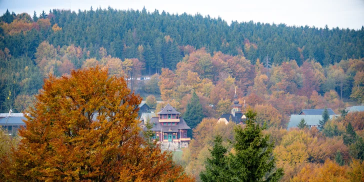 Jurkovičove útulne na Pustevnách: pobyt s raňajkami aj večerou vo valašskej reštaurácii Libušín