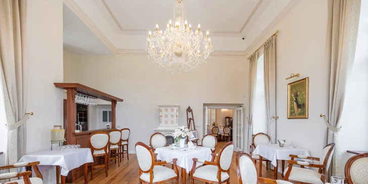 Príjemný pobyt na kaštieli neďaleko Valtíc a Lednice s raňajkami a privátnym wellness