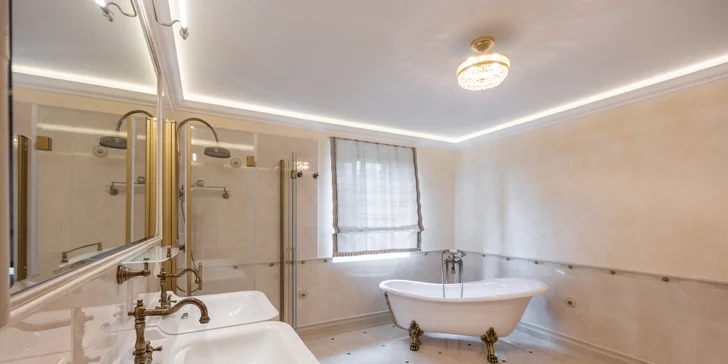 Príjemný pobyt na kaštieli neďaleko Valtíc a Lednice s raňajkami a privátnym wellness