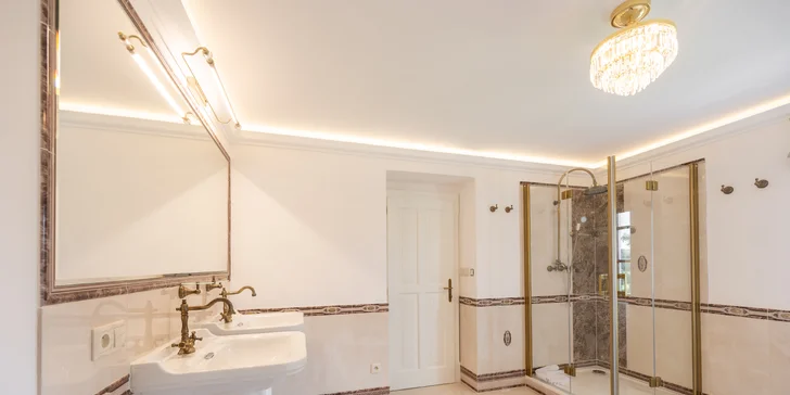 Príjemný pobyt na kaštieli neďaleko Valtíc a Lednice s raňajkami a privátnym wellness