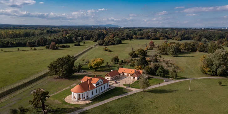 Príjemný pobyt na kaštieli neďaleko Valtíc a Lednice s raňajkami a privátnym wellness