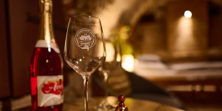 Pobyt v historickom centre Znojma: pivničný apartmán so súkromným wellness a sektom