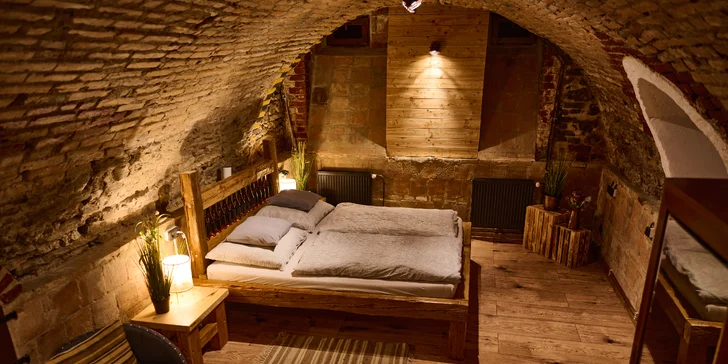 Pobyt v historickom centre Znojma: pivničný apartmán so súkromným wellness a sektom