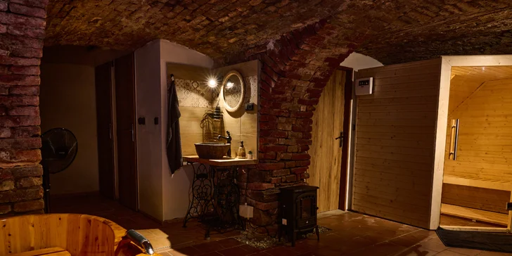 Pobyt v historickom centre Znojma: pivničný apartmán so súkromným wellness a sektom