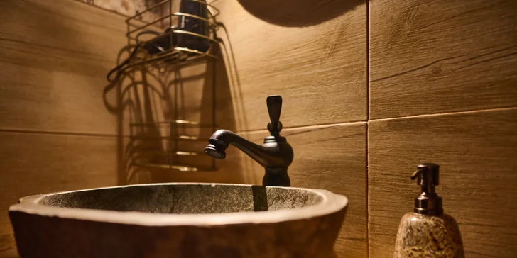 Pobyt v historickom centre Znojma: pivničný apartmán so súkromným wellness a sektom