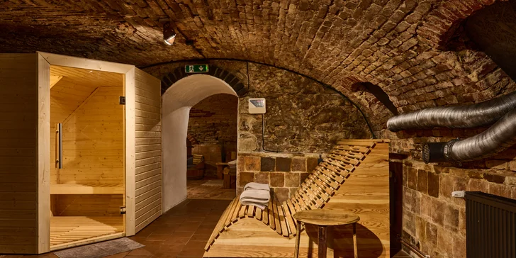 Pobyt v historickom centre Znojma: pivničný apartmán so súkromným wellness a sektom