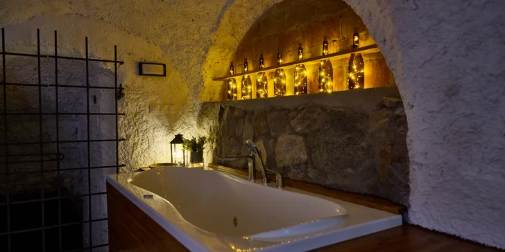 Jedinečná dovolenka v centre Jihlavy: pobyt v luxusnej pivnici s vlastnou vírivkou a saunou