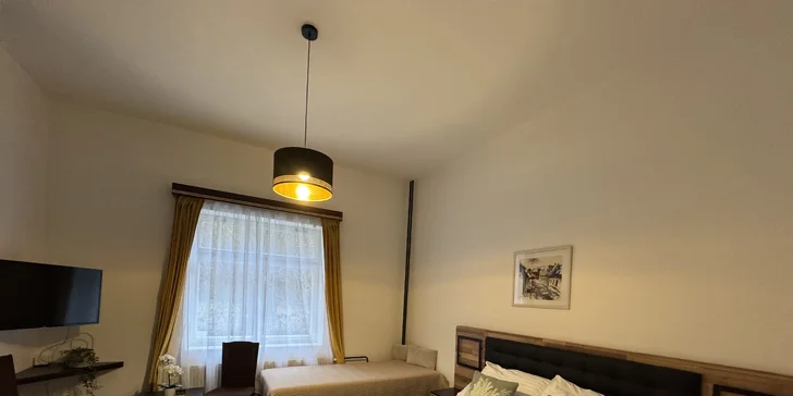 Pokoj a pohoda v Luhačoviciach: tradičný hotel s raňajkami, v blízkosti kolonáda aj plaváreň