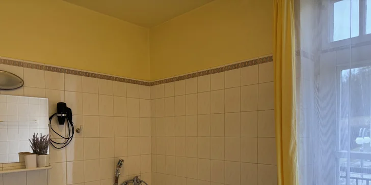 Pokoj a pohoda v Luhačoviciach: tradičný hotel s raňajkami, v blízkosti kolonáda aj plaváreň