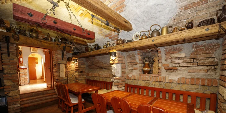 Vinársky pobyt vo Valticiach s raňajkami alebo polpenziou aj degustáciou vín