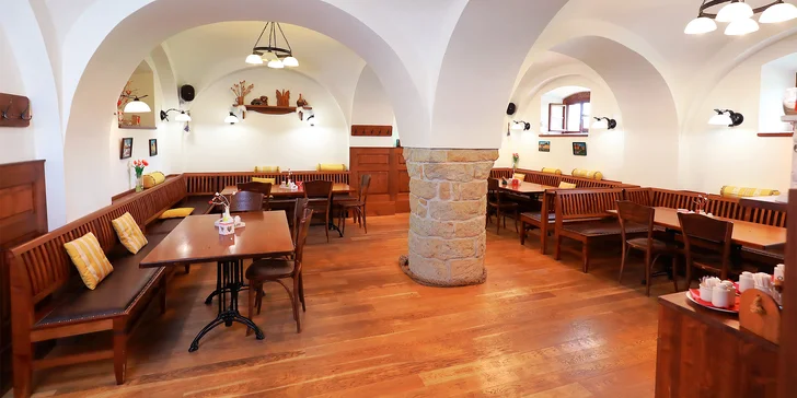 Romantický pobyt v Dubenci: bývalá fara s raňajkami a vírivkou