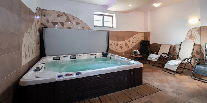 Romantický pobyt v Dubenci: bývalá fara s raňajkami a vírivkou