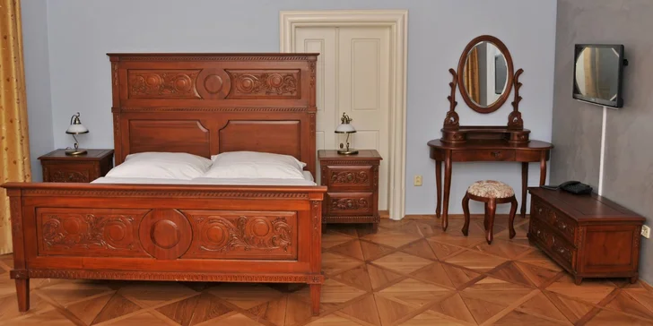 Romantický pobyt v Dubenci: bývalá fara s raňajkami a vírivkou