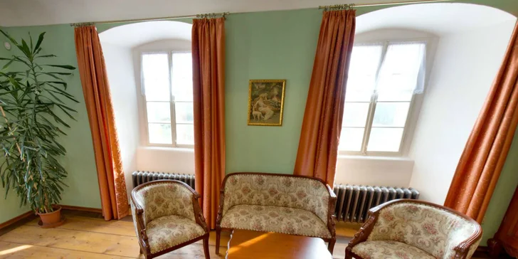 Romantický pobyt v Dubenci: bývalá fara s raňajkami a vírivkou