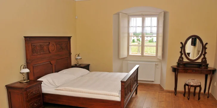 Romantický pobyt v Dubenci: bývalá fara s raňajkami a vírivkou