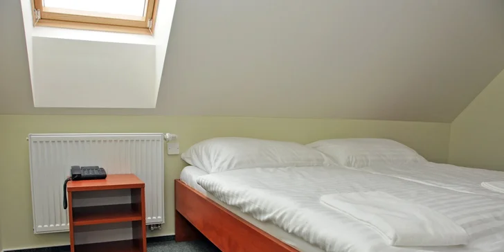 Romantický pobyt v Dubenci: bývalá fara s raňajkami a vírivkou