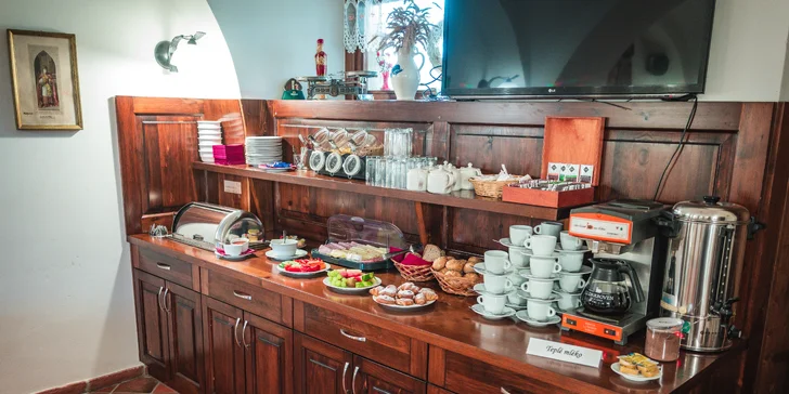 Romantický pobyt v Dubenci: bývalá fara s raňajkami a vírivkou