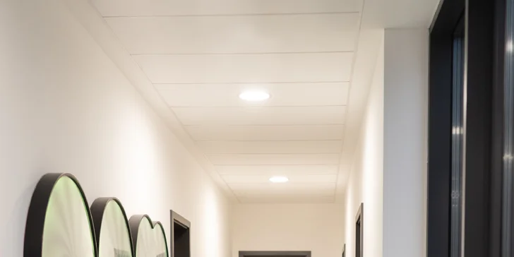 Aplikácia botulotoxínu do oblasti tváre v Neuroderm: Jedna, dve či tri lokality