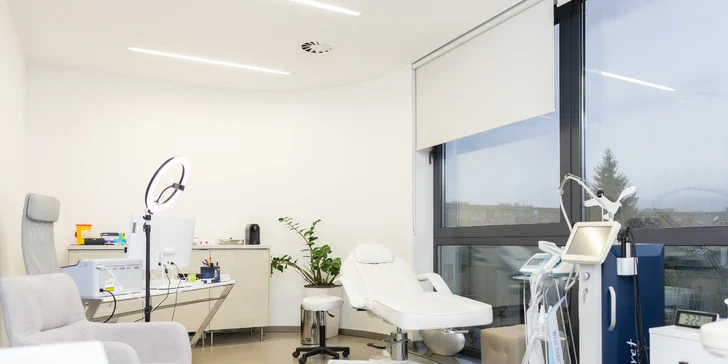 Aplikácia botulotoxínu do oblasti tváre v Neuroderm: Jedna, dve či tri lokality