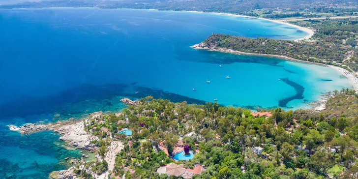 Sardínia: 4* rezort so stravou, bazénmi a spa, vrátane vstupu do prírodného parku Naturalistico Bellavista
