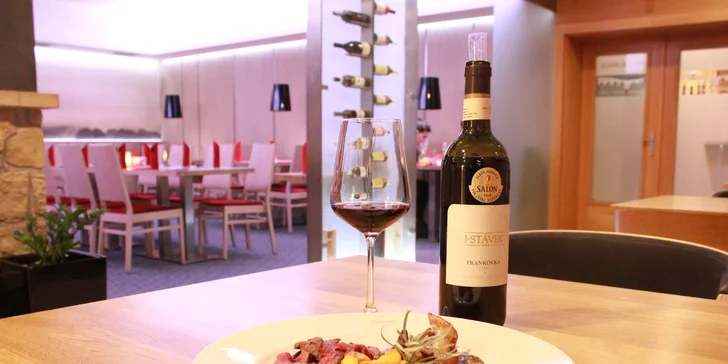 Zážitkový pobyt na južnej Morave: raňajky, 3-chodová večera, privátne wellness aj víno z vlastného vinárstva