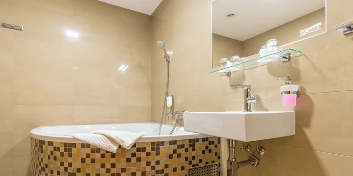 Zážitkový pobyt na južnej Morave: raňajky, 3-chodová večera, privátne wellness aj víno z vlastného vinárstva