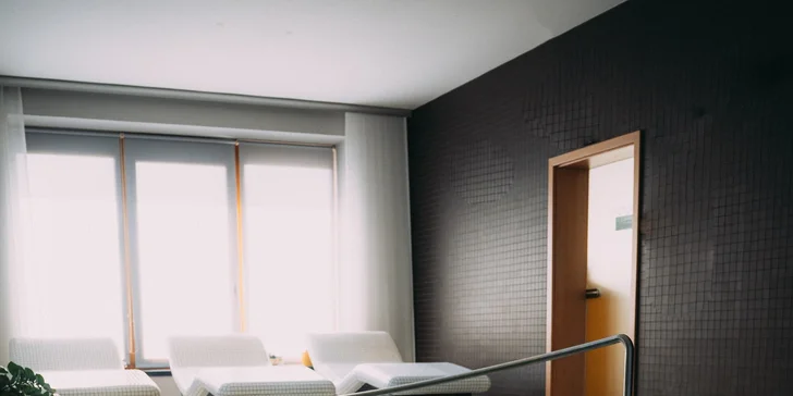 Zážitkový pobyt na južnej Morave: raňajky, 3-chodová večera, privátne wellness aj víno z vlastného vinárstva