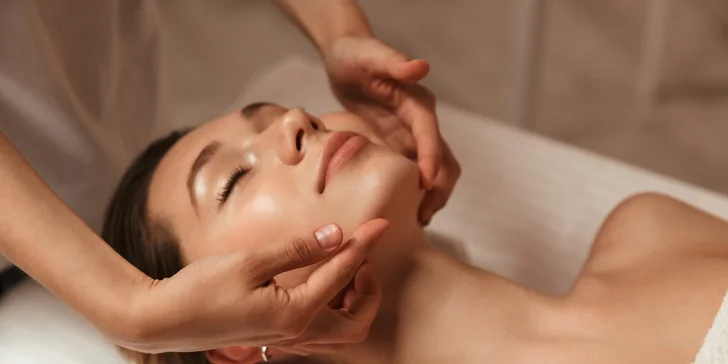 Ajurvédska masáž hlavy, chodidiel či chrbta, aj lávové kamene alebo ajurvedský peeling tela