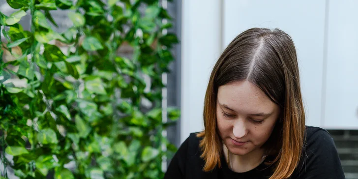 Regeneračné vlasové ošetrenia alebo presvetlenie vlasov pomocou Balayage