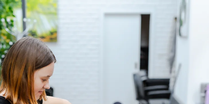 Regeneračné vlasové ošetrenia alebo presvetlenie vlasov pomocou Balayage