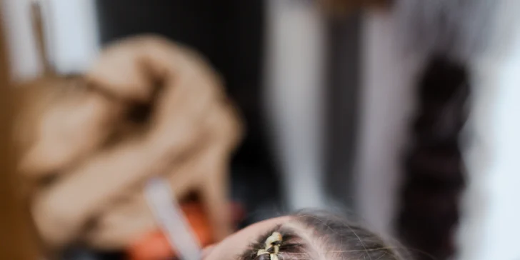 Predĺženie vlasov s kanekalonom aj s masážou alebo rozpletanie vlasov