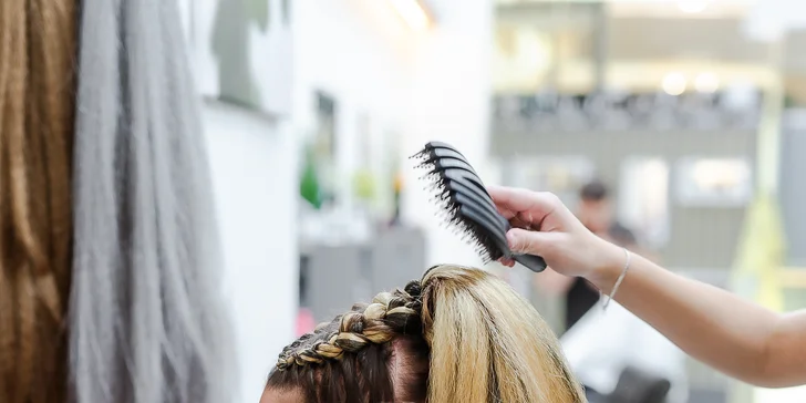 Regeneračné vlasové ošetrenia alebo presvetlenie vlasov pomocou Balayage