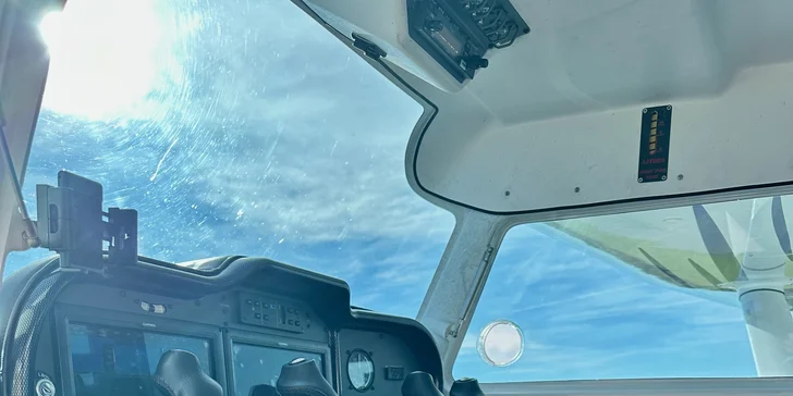 Zážitok, čo letí: vyhliadkový let s možnosťou pilotovania