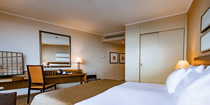 Grand Hotel Prague Towers***** s parádnym výhľadom: raňajky a parkovanie v cene