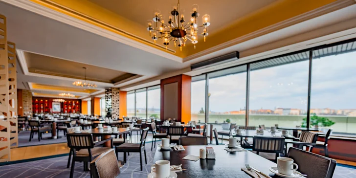Grand Hotel Prague Towers***** s parádnym výhľadom: raňajky a parkovanie v cene