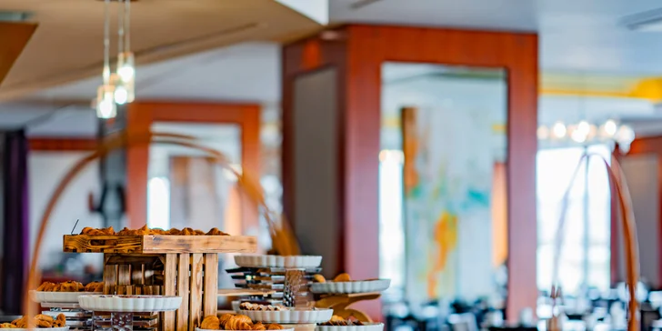 Grand Hotel Prague Towers***** s parádnym výhľadom: raňajky a parkovanie v cene