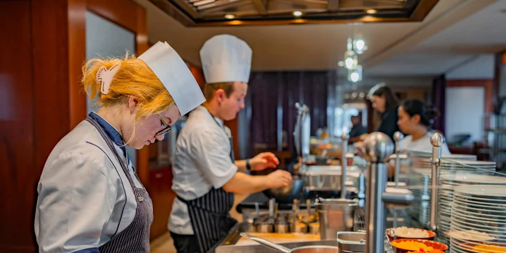 Grand Hotel Prague Towers***** s parádnym výhľadom: raňajky a parkovanie v cene