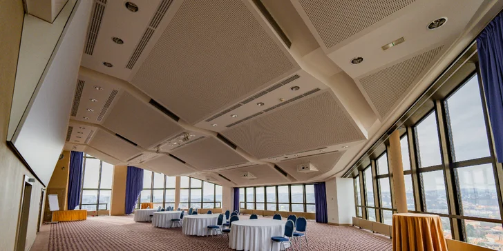 Grand Hotel Prague Towers***** s parádnym výhľadom: raňajky a parkovanie v cene