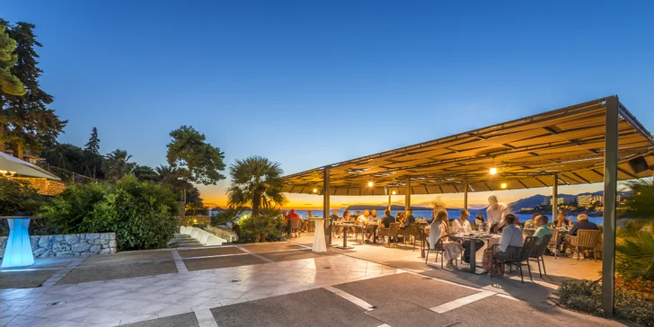 Dubrovník: hotel pri pláži, polpenzia a výhľad na Elafitské ostrovy