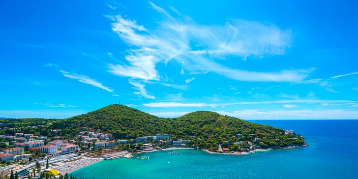 Dubrovník: hotel pri pláži, polpenzia a výhľad na Elafitské ostrovy