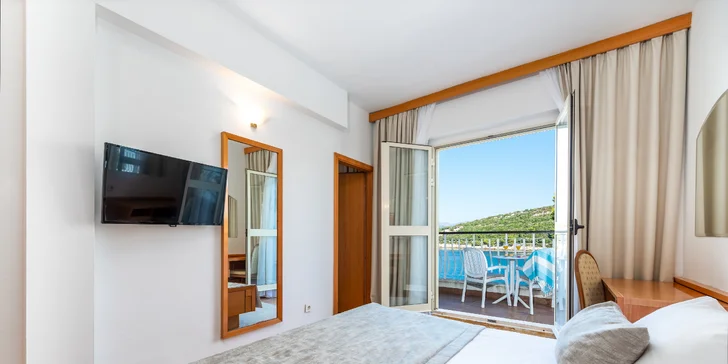 Dubrovník: hotel pri pláži, polpenzia a výhľad na Elafitské ostrovy