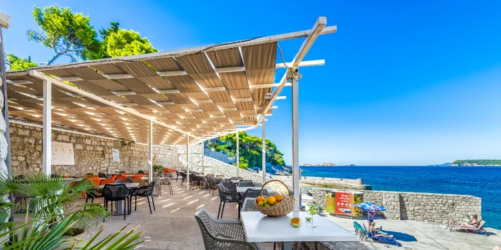 Dubrovník: hotel pri pláži, polpenzia a výhľad na Elafitské ostrovy