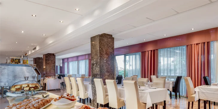 Dubrovník: hotel pri pláži, polpenzia a výhľad na Elafitské ostrovy