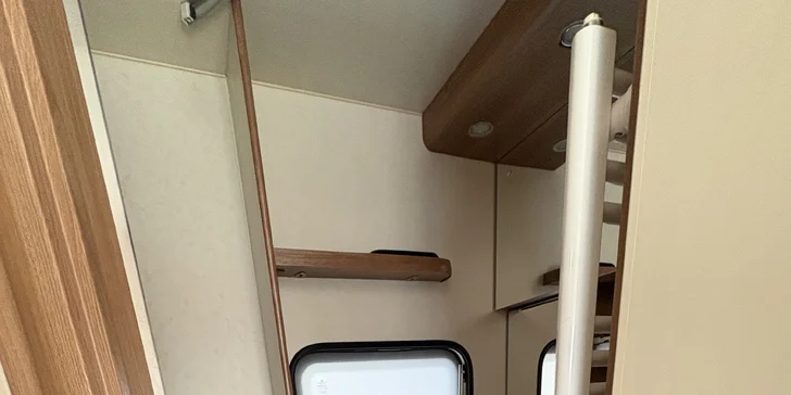 Prenájom rodinného karavanu s De Luxe výbavou až pre 6 osôb