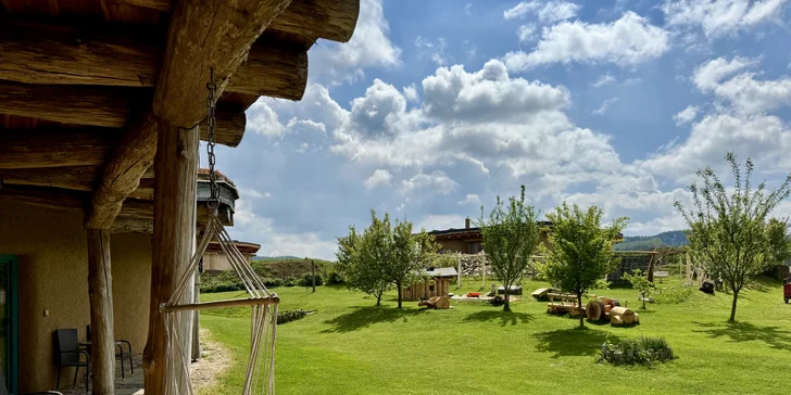 Dovolenka v rozprávkovom Hobitíne pod Orlickými horami pre pár aj rodinu