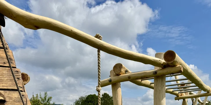 Dovolenka v rozprávkovom Hobitíne pod Orlickými horami pre pár aj rodinu