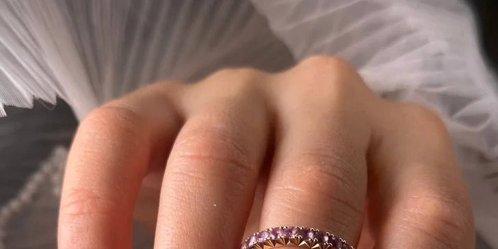 Manikúra alebo pedikúra: klasická, japonská, s gél lakom či lakovaním