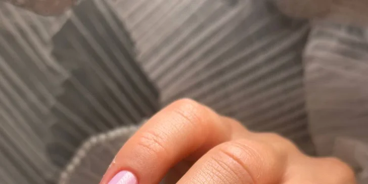 Manikúra alebo pedikúra: klasická, japonská, s gél lakom či lakovaním