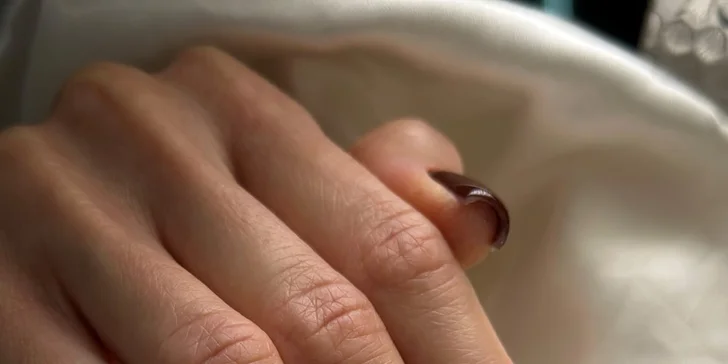 Manikúra alebo pedikúra: klasická, japonská, s gél lakom či lakovaním